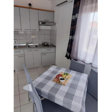 Apartment Stone Pirovac